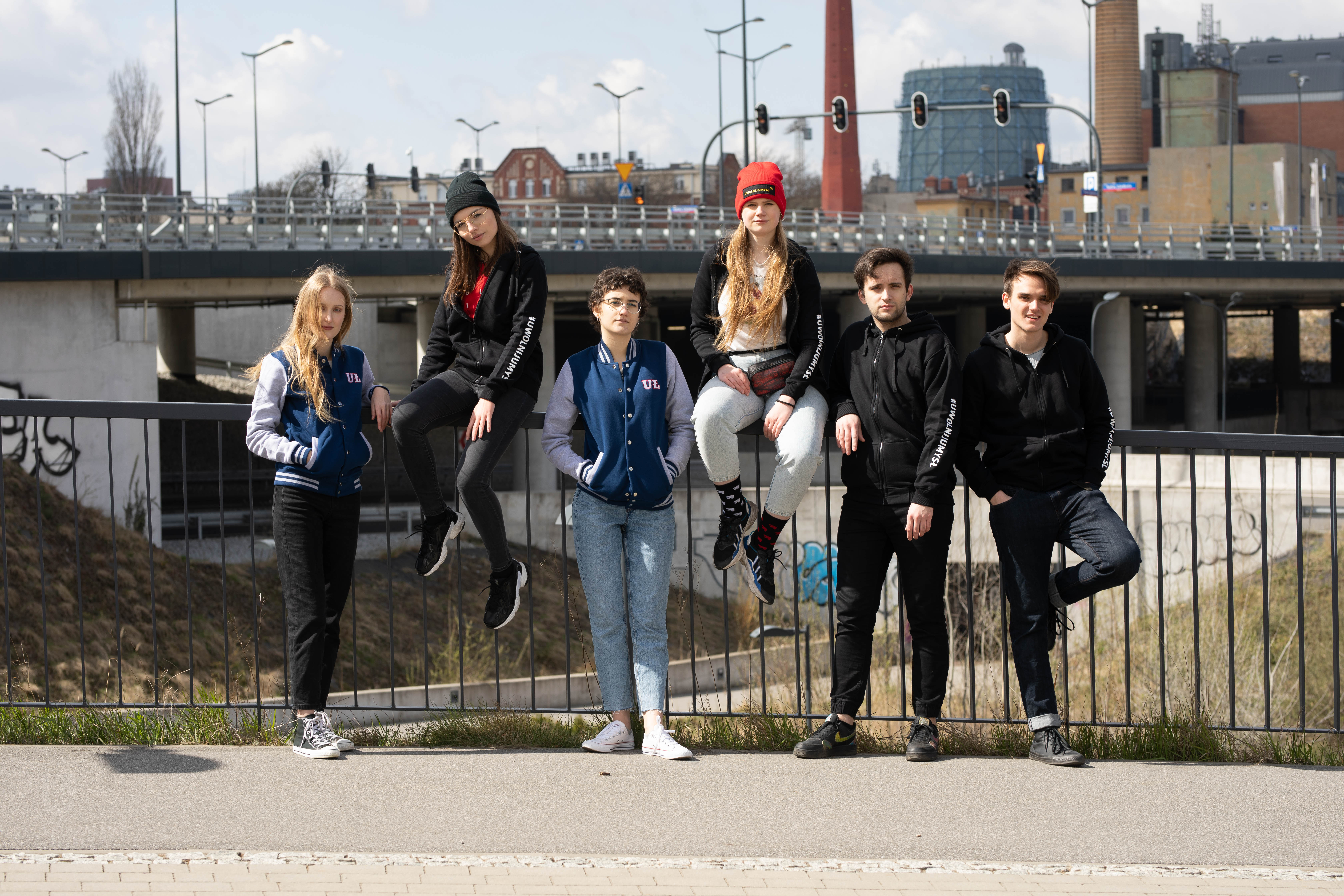 fot. Maciej Andrzejewski, Centrum Komunikacji i PR grupa studentów w przestrzeni miejskiej