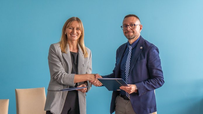 Podpisanie umowy między Wydziałem Filologicznym UŁ a firmą Beko.